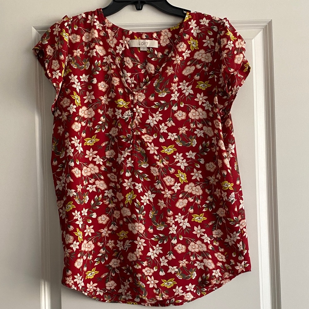 LOFT Red Floral Short-Sleeve Blouse